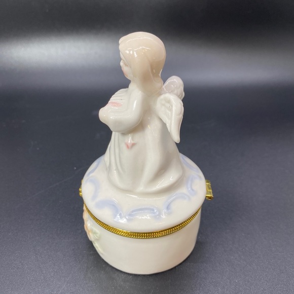 Greenbrier International Vintage Angel With Concertin Trinket Box/Gold Trim#312 - Picture 8 of 8
